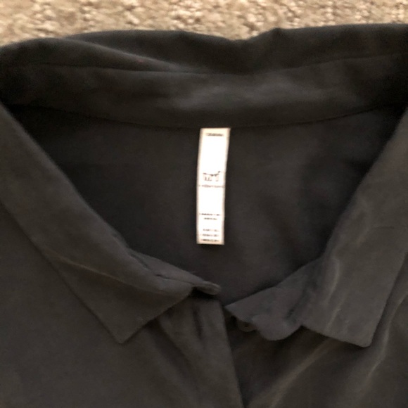 Button up top - Picture 6 of 6